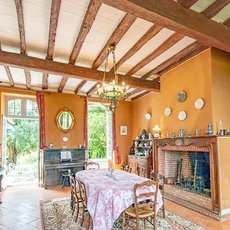 Manoir Historique Avec Piscine Pres De *