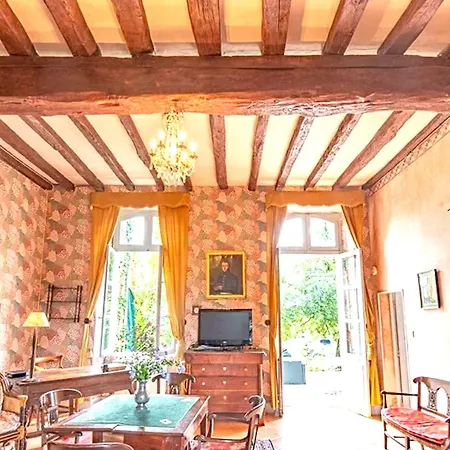 Manoir Historique Avec Piscine Pres De بيت للعطل