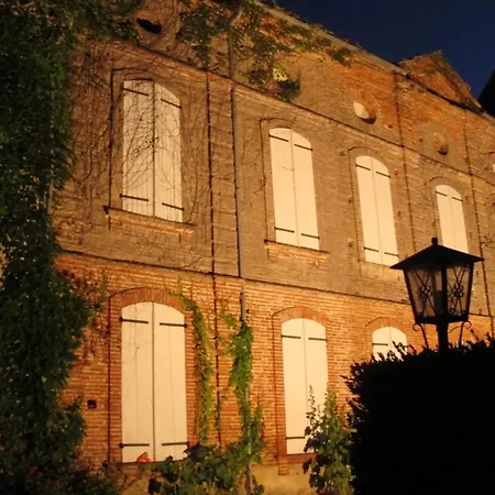 Manoir Historique Avec Piscine Pres De بيت للعطل Gibel